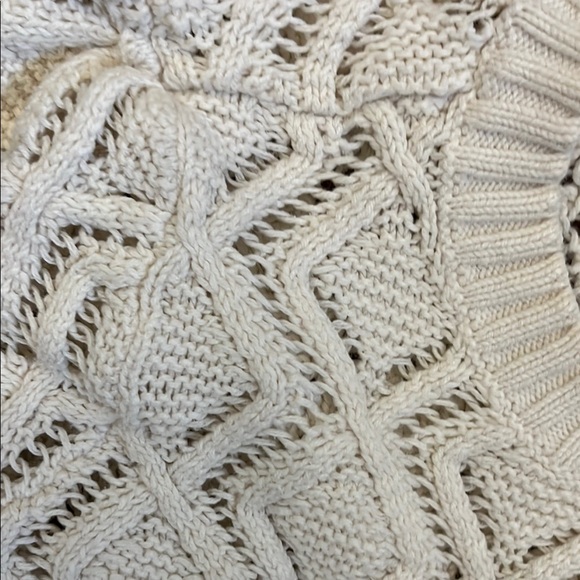 Pointenelle White Cable Knit Sweater - Picture 3 of 3